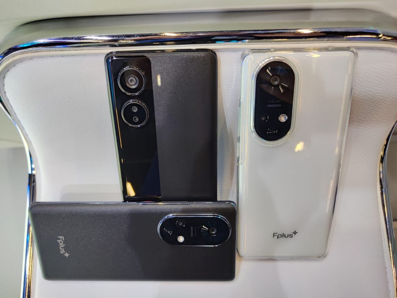 Fplus показала на ЦИПР 2025 новую линейку корпоративных смартфонов
— Мицар: старшая модель, Amoled-экран 6,78” (FHD+), основная камера 108 Мп, фронтальная 32 Мп, оперативной памятью 12 Гб, быстрая зар... | Сетка — социальная сеть от hh.ru