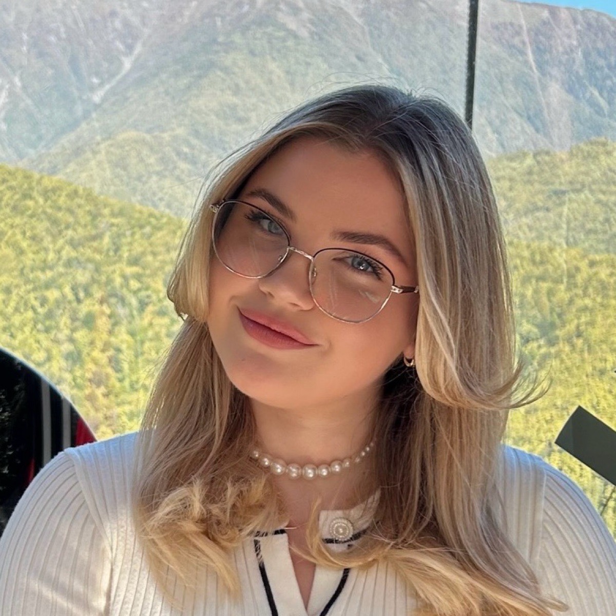 Изабелла Валуйская | Сетка — социальная сеть от hh.ru