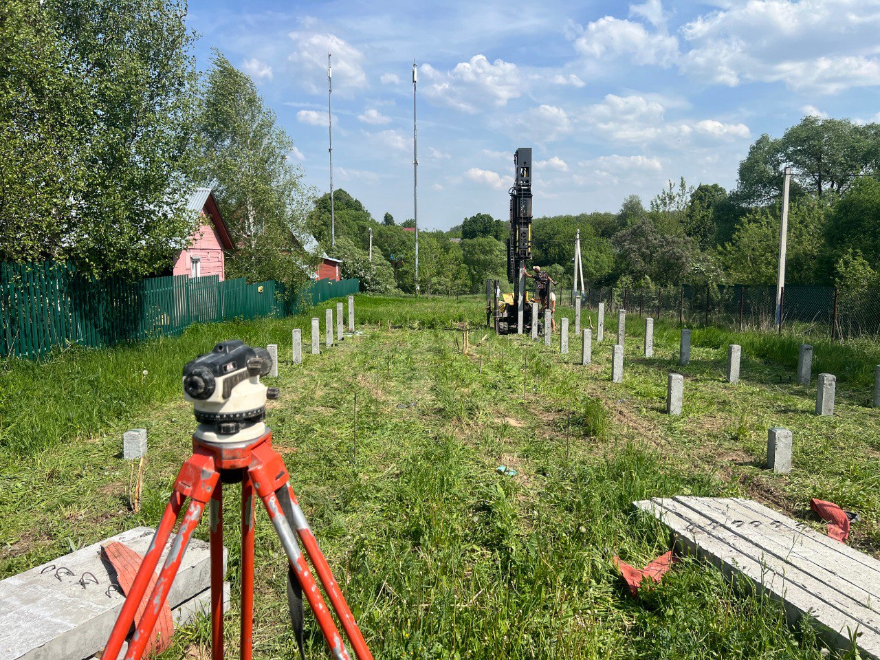 🏠 Доброго дня, друзья! 
Мы рады сообщить, что открываем новый объект в живописной деревне Ведищево! 🌲✨
🔨 Проект: Одноэтажный каркасный дом «Анталия К 127-1»
📊 Детали:
✔ Получили результаты геологии — ... | Сетка — социальная сеть от hh.ru