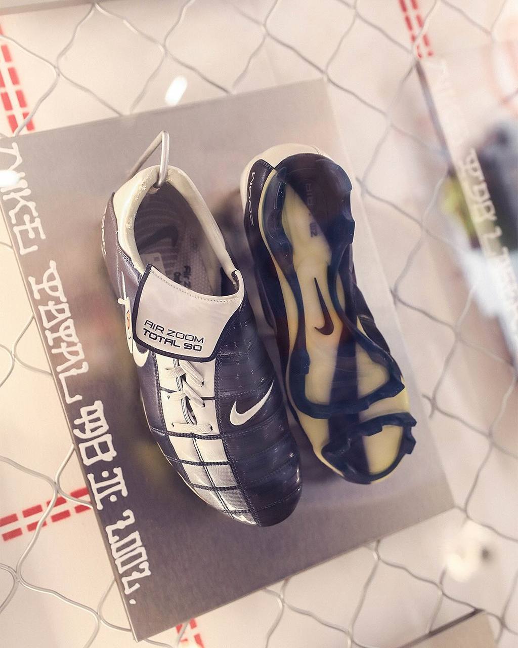#Артем Вспомнил – прослезился.
Nike в Шанхае открыл pop-up пространство с ностальгией по культовым футбольным коллекциям 2000-х | Сетка — социальная сеть от hh.ru