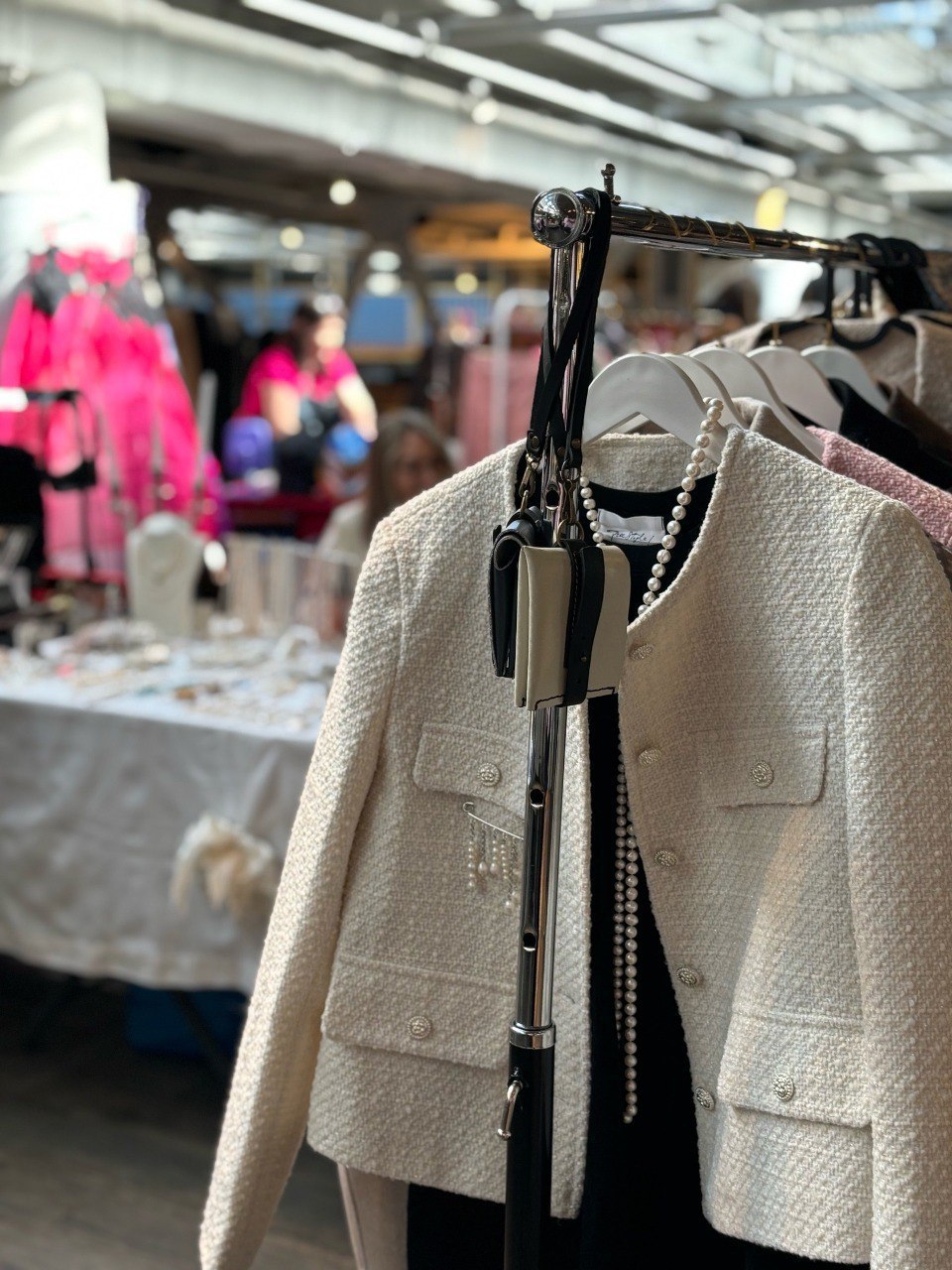 🛍 Винтажный маркет «Гараж-Винтаж Маркет»
7-8 июня
На веранде фудмолла «Депо Москва»снова откроется винтажный маркет под открытым небом | Сетка — социальная сеть от hh.ru