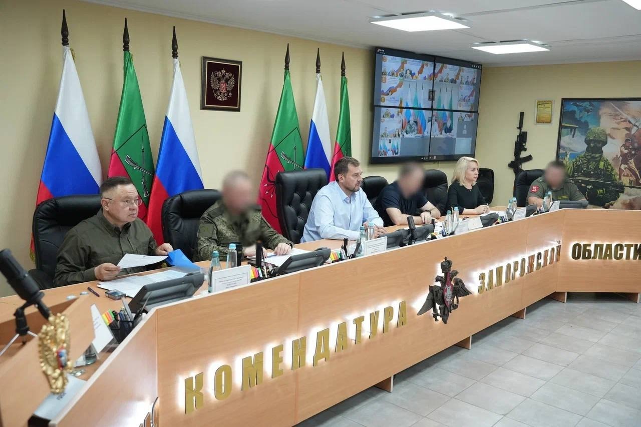 Глава Минстроя России принял участие в штабе по территориальной обороне Запорожской области
💡Менее чем за сутки в регионе удалось стабилизировать ситуацию с электроэнергией | Сетка — социальная сеть от hh.ru