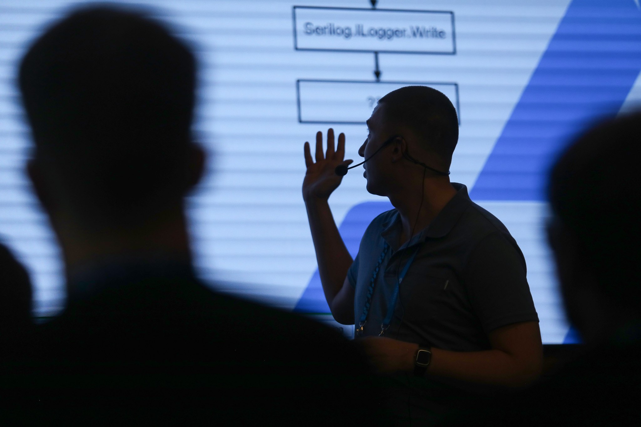 📸 SpbDotNet №110 завершился — делимся фотографиями. Чтобы погрузиться в атмосферу питерского митапа, переходите в альбом.
А уже в эту пятницу отправляемся во Владимир, где пройдёт Tech Talk #30 | Сетка — социальная сеть от hh.ru