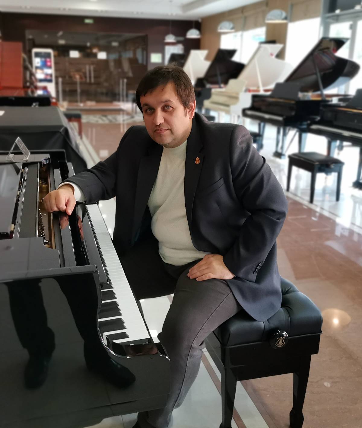 Юрий Козлов