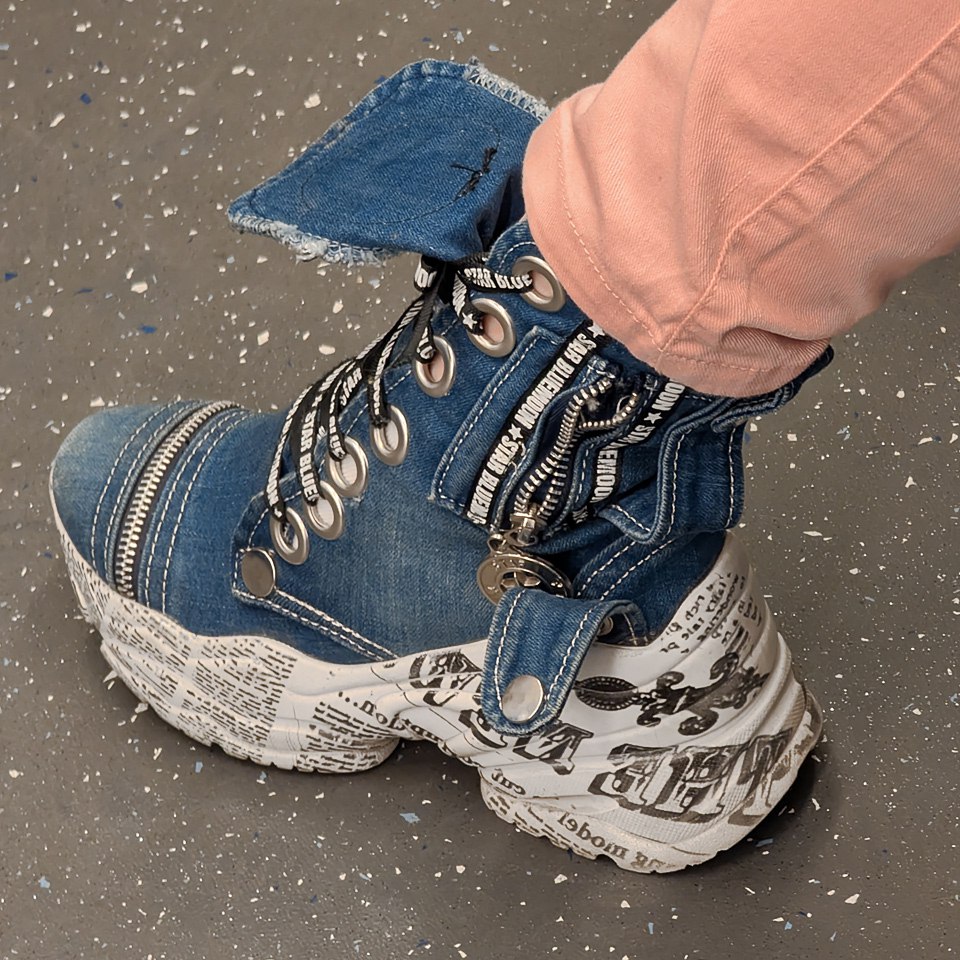 Кайф!!!
Заслуженное хвастовство джинсой ⭐️
Такие же не найдены, однако.. | Сетка — социальная сеть от hh.ru