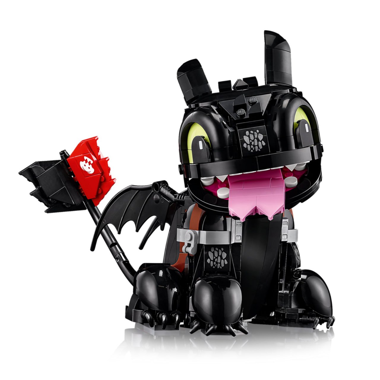 Lego выпустит Беззубика к релизу фильма «Как приручить дракона»! Набор из 784 деталей поступит в продажу с 1 июля и будет стоить $70.
Не смог приручить — хотя бы собери 🫡 | Сетка — социальная сеть от hh.ru