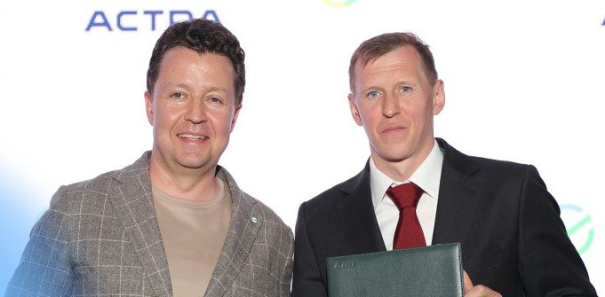 ⏺ GigaChat будет интегрирована с Astra Linux
Сбер и «Группа Астра» заключили меморандум о стратегическом сотрудничестве в сфере развития технологий ИИ, направленный на развитие совместных проектов в о... | Сетка — социальная сеть от hh.ru