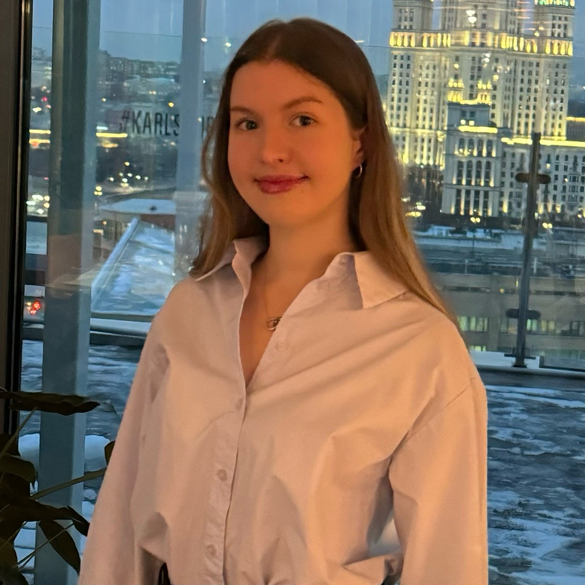 Анна Столярова