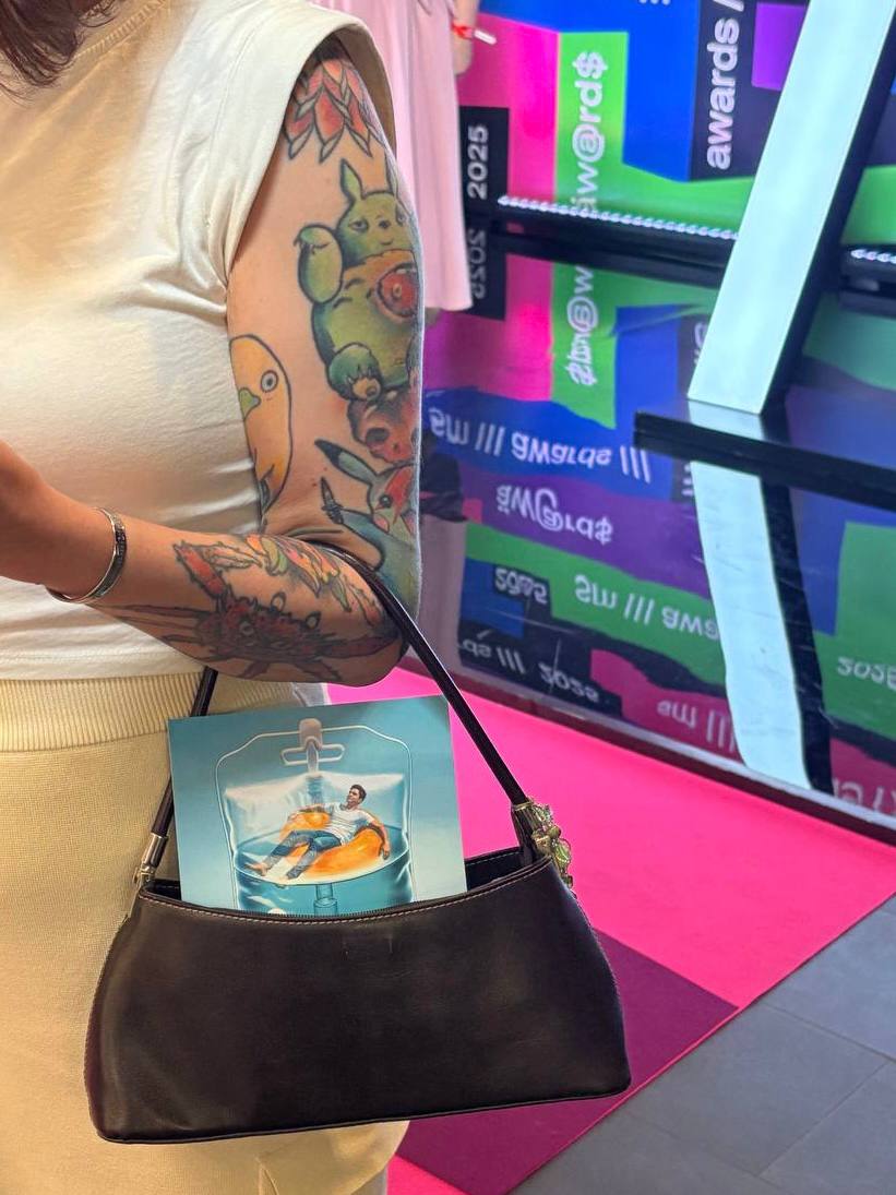 Коллеги, details 💅
А у нас потихоньку начинается вечер третьего дня SM Awards Ceremony. Еда, напитки — на месте, гости — постепенно заполняют зал | Сетка — социальная сеть от hh.ru