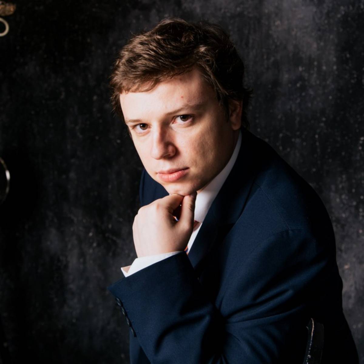 Дмитрий Аверин