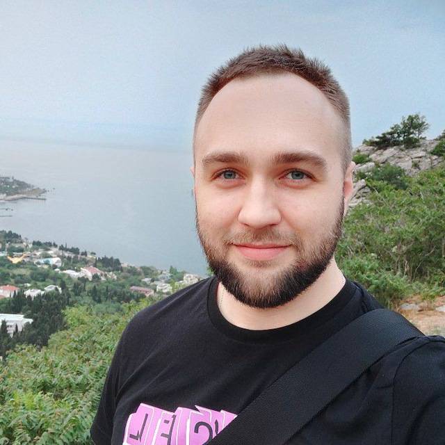 Максим Котов
