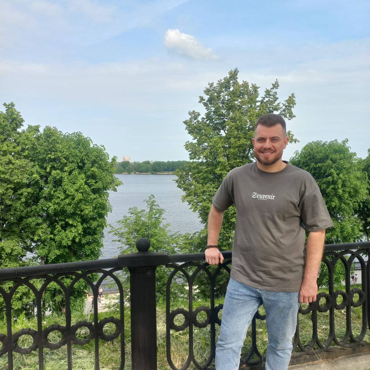 Денис Ханжиев