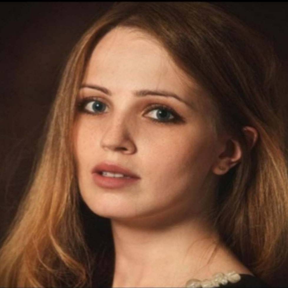 Елена Холина