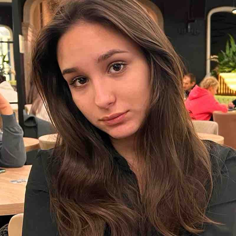 Алина Богомолова