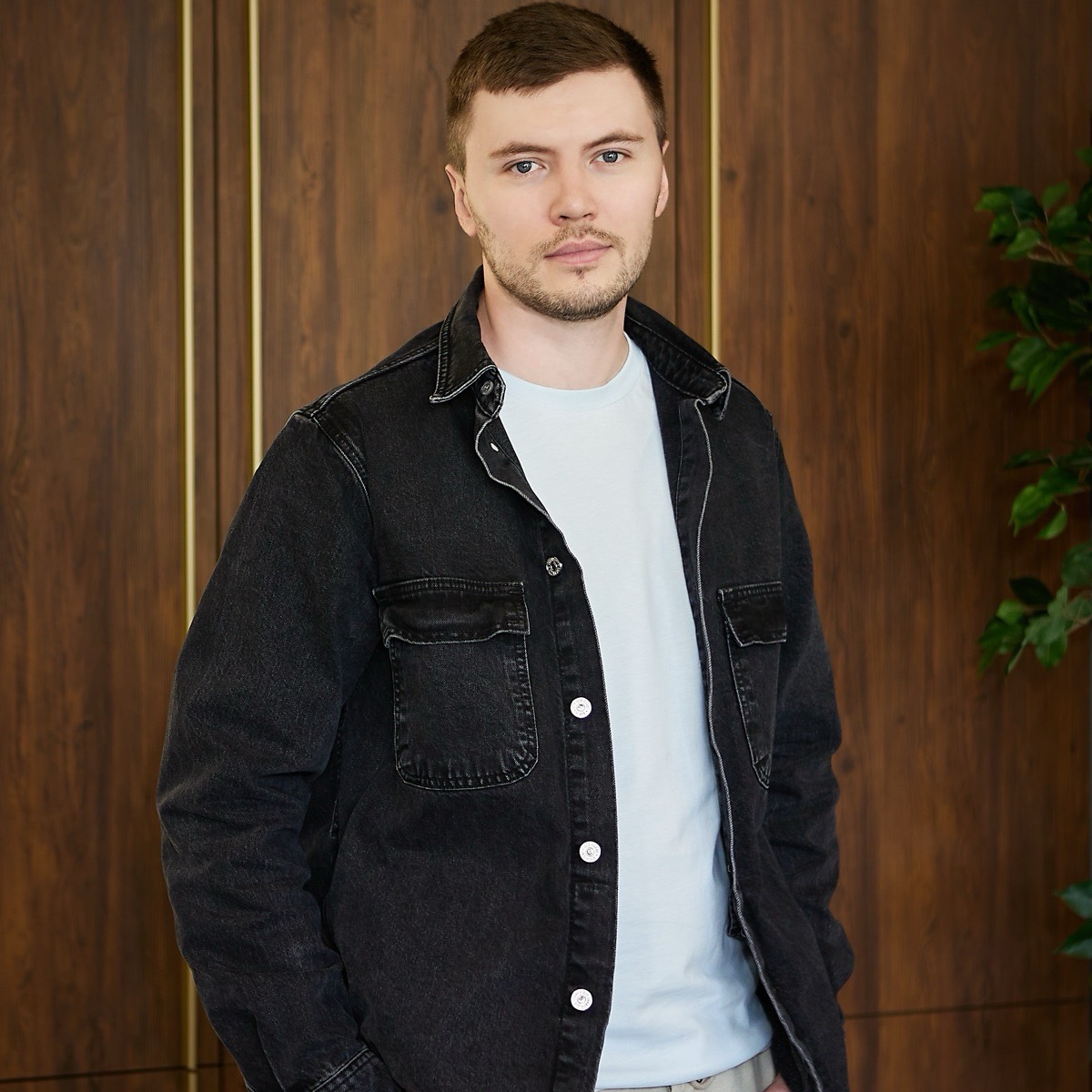Александр Карлов