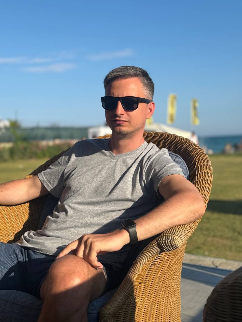 PROдолжение следует…
Всем привет! 👋
Давно не было новостей — начало года выдалось насыщенным, но наконец удалось отдохнуть и перезагрузиться | Сетка — социальная сеть от hh.ru