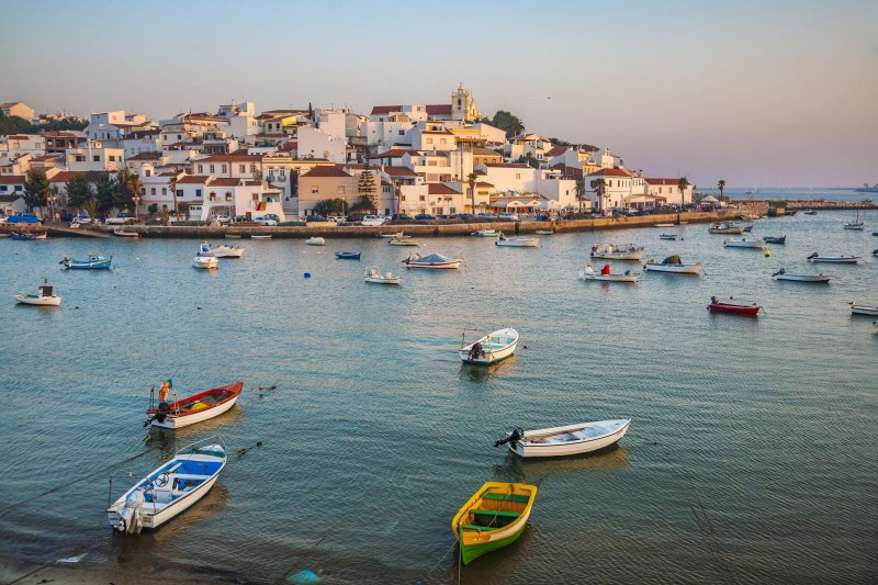 Portugal Golden Visa: Government Plans To Enhance Incentives
Ferragudo in the Algarve. Portugal—the government wants to enhance its golden visa program for expats | Сетка — социальная сеть от hh.ru