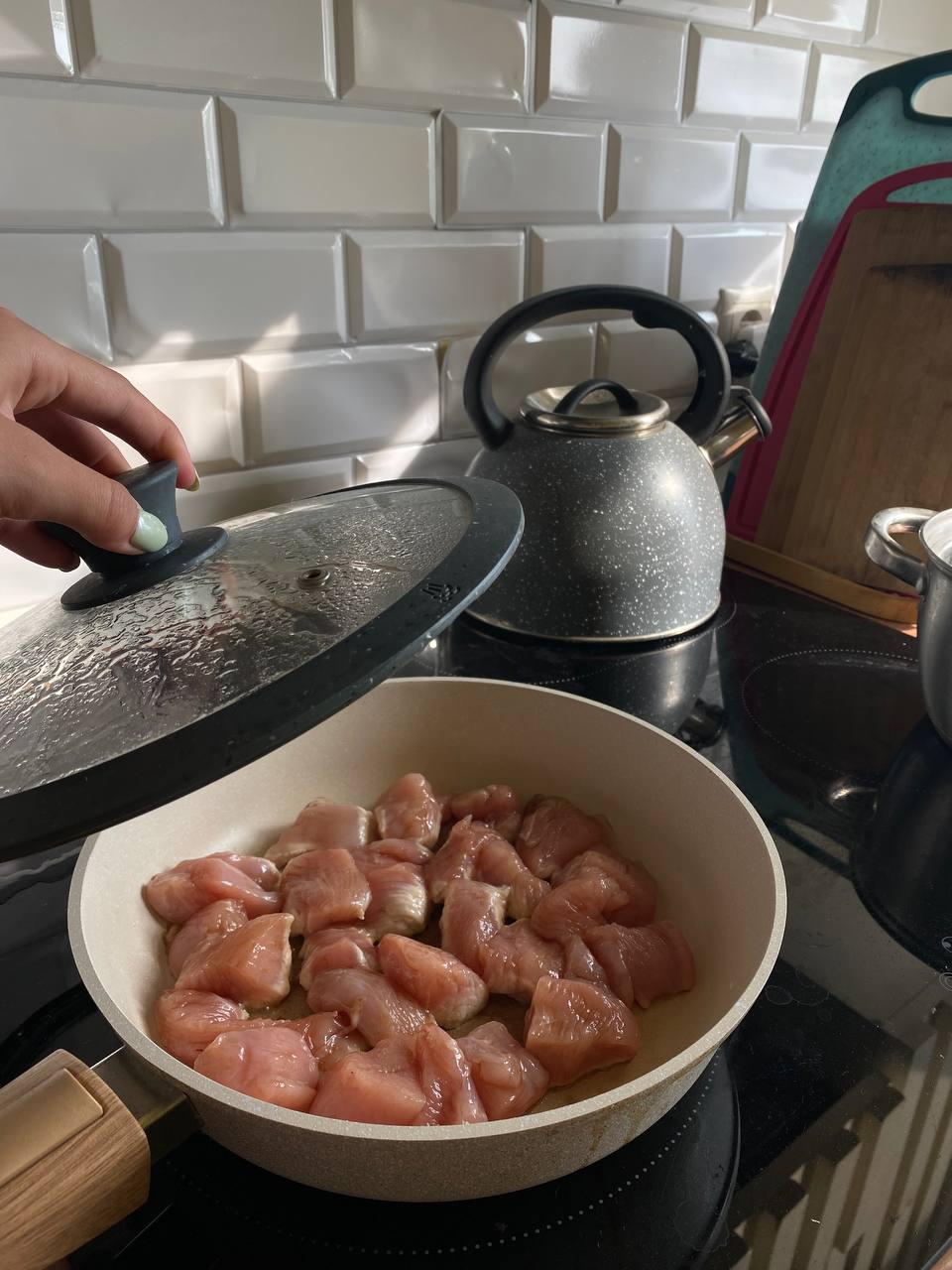 гуд моррррнинг! #зарисовкивыходных
на этой неделе делаем вид что работаем 3 дня и снова отдыхац💜 не радует только прогноз погоды в Мск.. | Сетка — социальная сеть от hh.ru