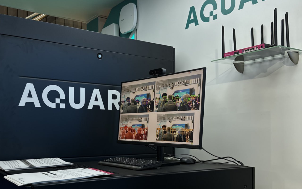 ⏺ «ХайТэк» и «Аквариус» представили на ЦИПР 2025 доверенный ИИ-комплекс «Лира» для задач искусственного интеллекта
Указано, что это полностью отечественная разработка | Сетка — социальная сеть от hh.ru