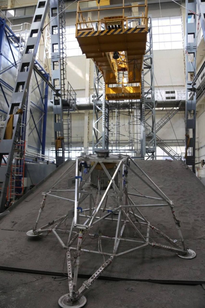 ⏺ Специалисты НПО Лавочкина завершили проверку модели посадочного аппарата «Луна-27»
Проведенные испытания завершили цикл проверок и подтвердили работоспособность посадочного устройства | Сетка — социальная сеть от hh.ru