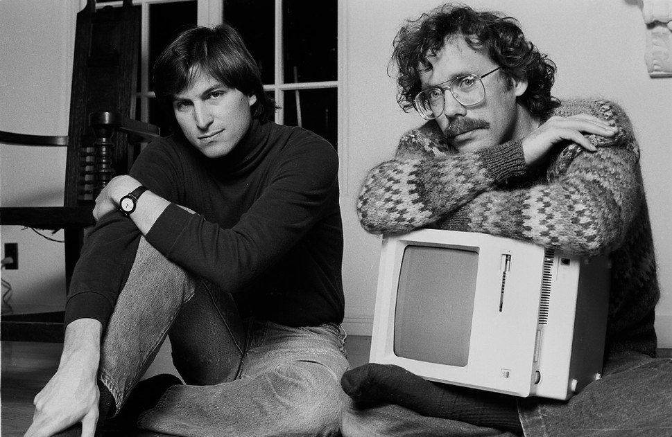 Один из создателей компьютера Apple Macintosh Билл Аткинсон (на фото справа) умер в возрасте 74 лет от рака поджелудочной железы
Экс-инженер компании внедрил несколько компьютерных инноваций, в том чи... | Сетка — социальная сеть от hh.ru