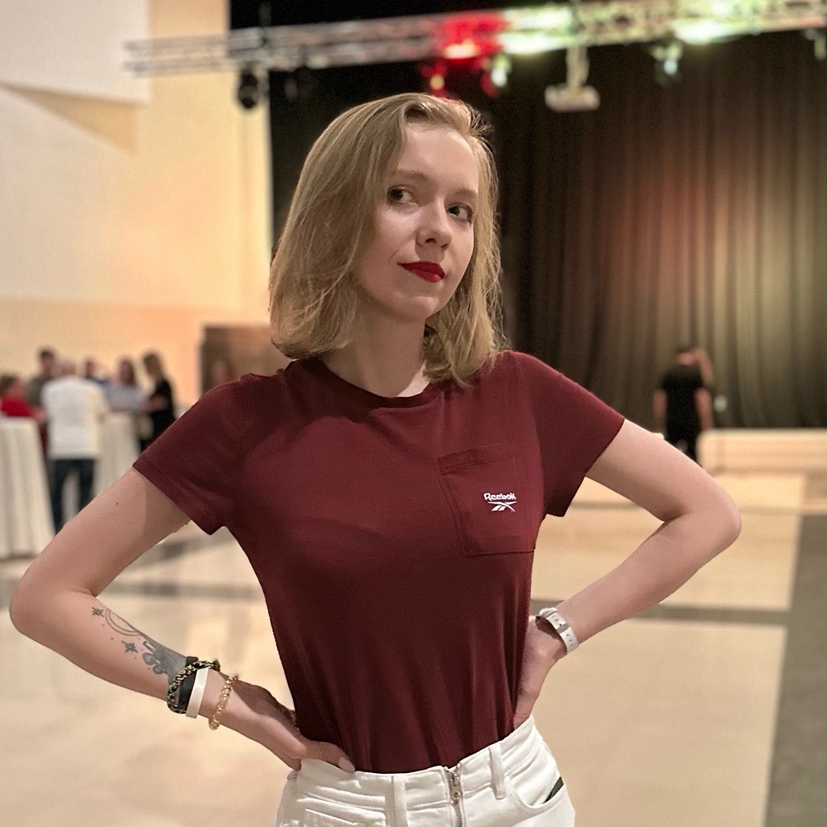 Анна Еникеева
