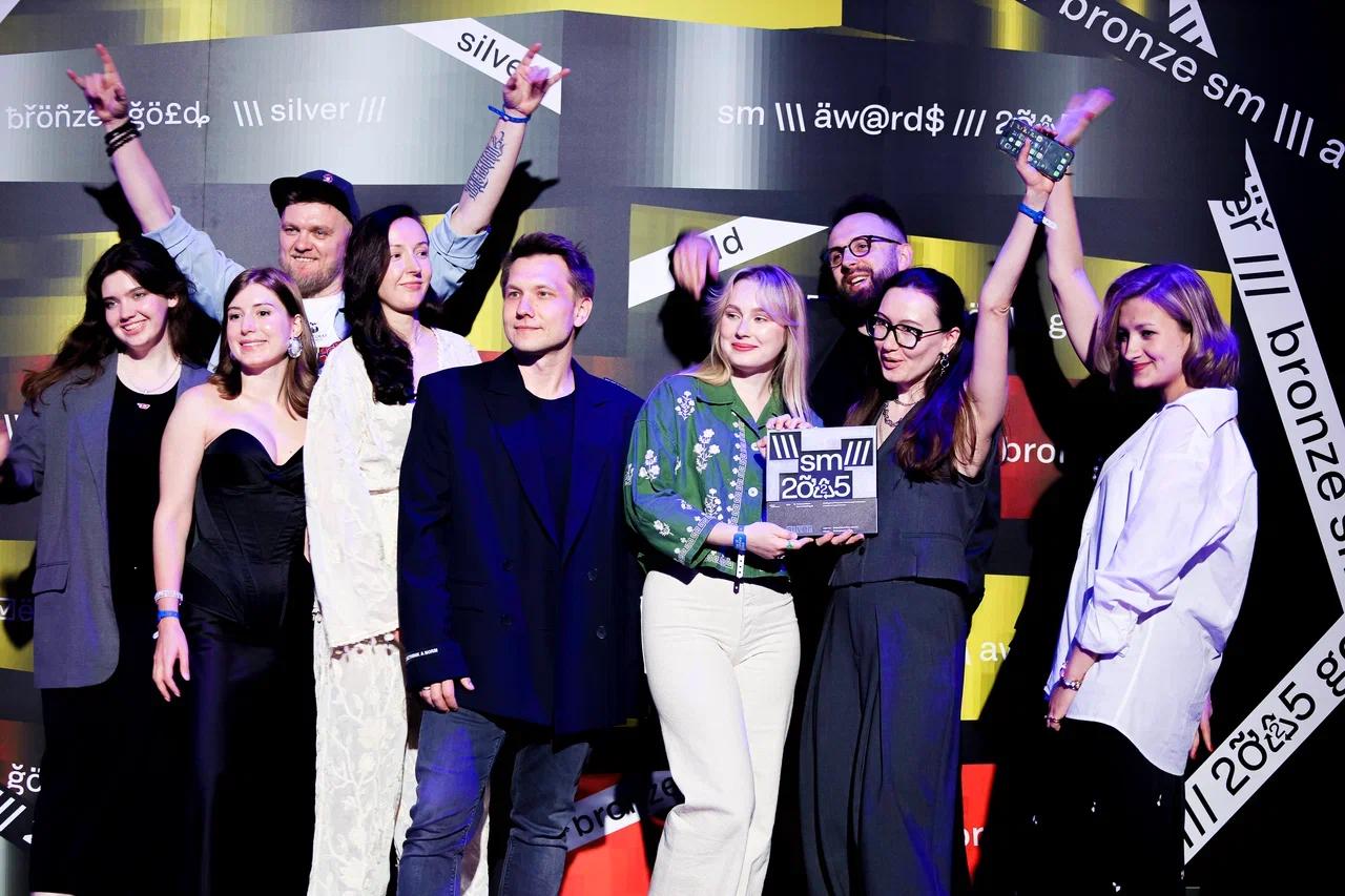 А вот и полный фотоотчет SM AWARDS CEREMONY
Чтобы не потеряться, отсортировали по дням. Ищите себя, забирайте, публикуйте и не забывайте отмечать наш аккаунт 😉😉 | Сетка — социальная сеть от hh.ru