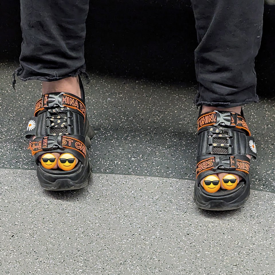 Попросили остаться инкогнито, ну Окей 😎😎
Однако есть пару близкосхожих вариантов вот тут 👇
🪙вариант#1
🪙вариант#2
🪙вариант#3 🔥
🪙вариант#4
🪙вариант#5
И о погоде ⛅️
Сегодня в Москве облачно с прояснениям... | Сетка — социальная сеть от hh.ru