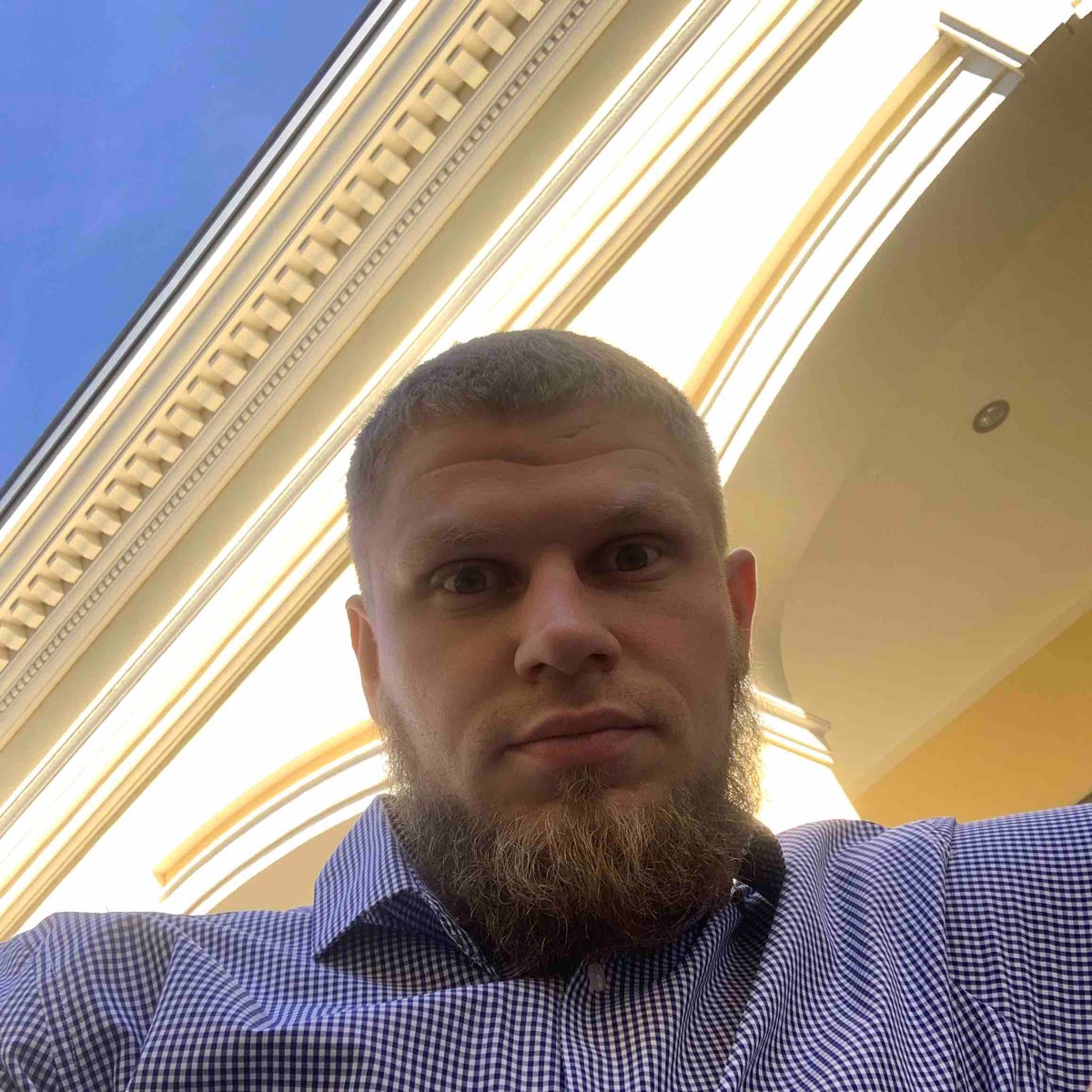 Александр Захаров