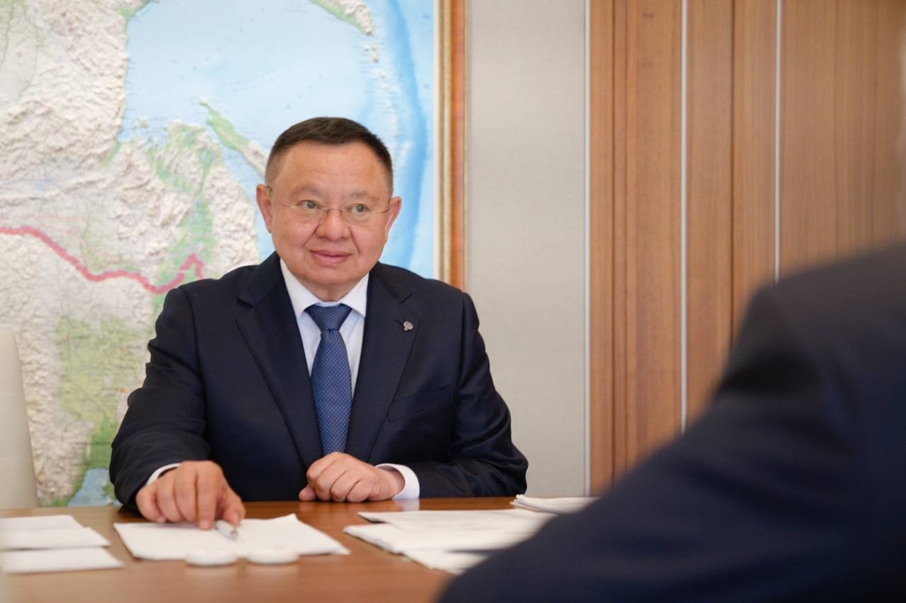 Министр строительства и ЖКХ РФ Ирек Файзуллин провел рабочую встречу с председателем Комитета Госдумы по транспорту и развитию транспортной инфраструктуры Евгением Москвичевым
▶️Обсудили вопросы разви... | Сетка — социальная сеть от hh.ru