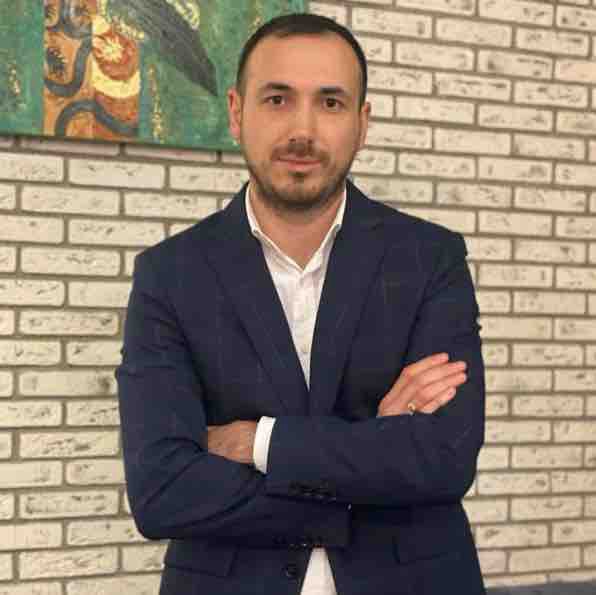 Владислав Газарян | Сетка — социальная сеть от hh.ru