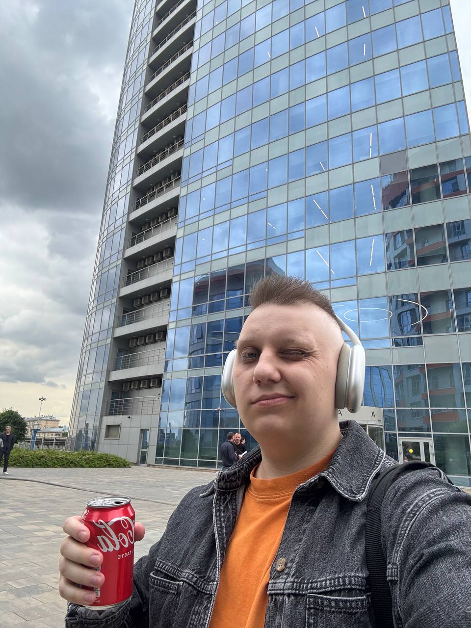 Увольняюсь из Сбера
Вчера был мой последний рабочий день в Сбере. Я безумно счастлив и благодарен всем, кого я тут встретил, с кем совместно работал над задачами, а также тем, кто меня вдохновлял | Сетка — социальная сеть от hh.ru