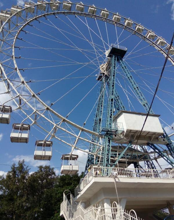 Где прокатиться на колесе обозрения в Москве?
🎡Колесо обозрения в Измайловском парке
📍Измайловский парк
🎡Колесо обозрения в парке «Сказка»
📍Парк «Сказка»
🎡«Солнце Москвы»
📍2-я Останкинская ул | Сетка — социальная сеть от hh.ru