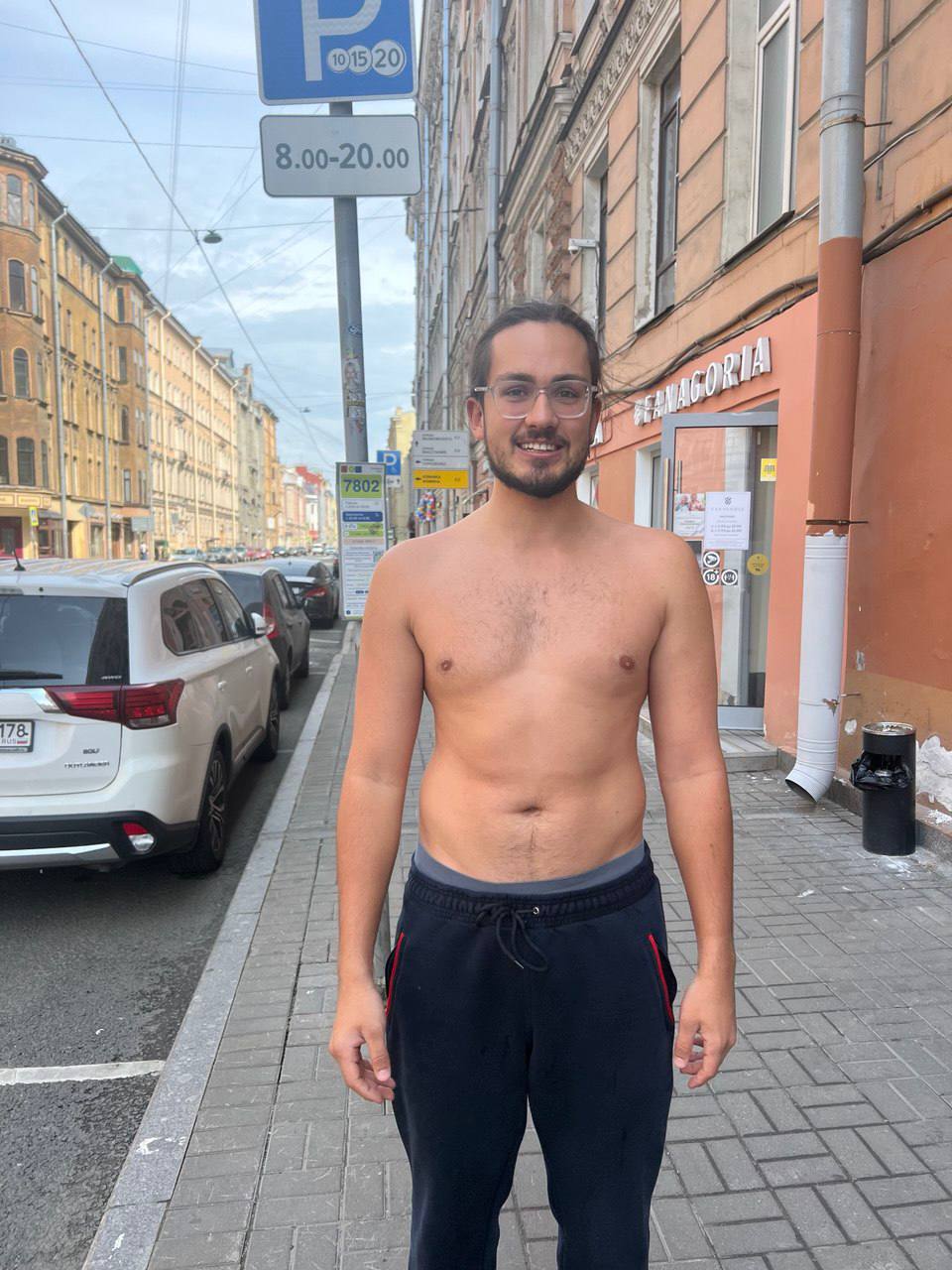 Фотку до не приготовил. Есть только времен 2020. Ну шо, кстати, думаю упороться по спорту
Думаю! Еще не решил. У меня как со спортом вообще — он пронизывает мою жизнь | Сетка — социальная сеть от hh.ru