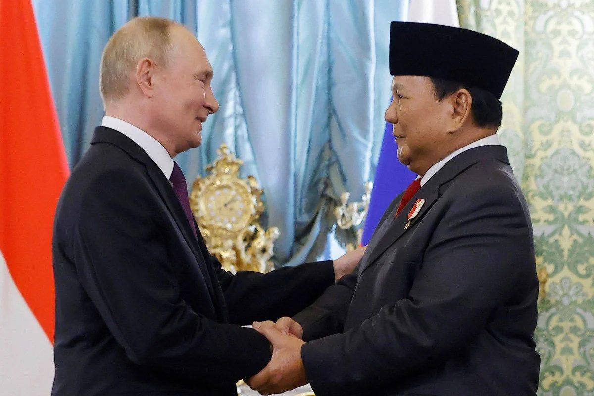 🇮🇩🇷🇺 Президент Индонезии посетит Россию для встречи с Путиным, пропустив Саммит G7 в Канаде
Президент Индонезии Прабово Субианто решил посетить Россию для переговоров с Владимиром Путиным, пропустив п... | Сетка — социальная сеть от hh.ru