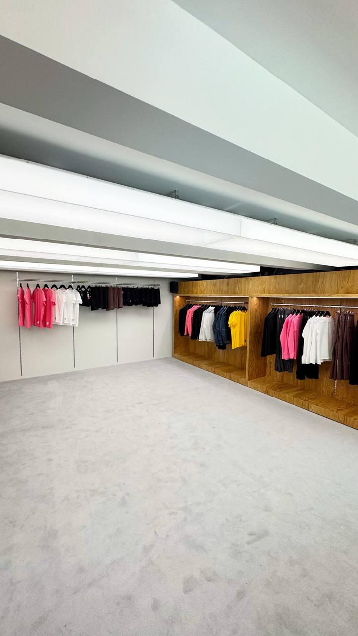 Массовый бег развивается не только большим количеством участников и постоянными sold out на событиях. Одним из важных факторов роста - открытие беговых магазинов | Сетка — социальная сеть от hh.ru