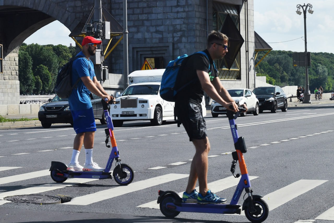 ⏺ Ассоциация профессиональных пользователей соцсетей и мессенджеров (АППСИМ) предложила платить людям за жалобы на самокатчиков
АППСИМ предложила министру транспорта РФ Роману Старовойту создать систе... | Сетка — социальная сеть от hh.ru