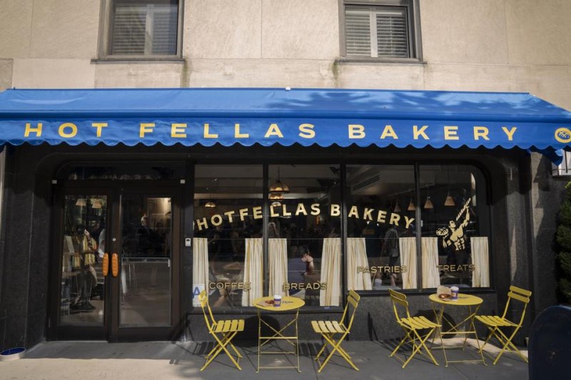 A Hot Fellas Bakery Pop-Up New York This Weekend
Discover the latest buzz in New York City!
Hot Fellas Bakery, a fictional spot from the Sex and the City reboot, is turning fantasy into reality | Сетка — социальная сеть от hh.ru
