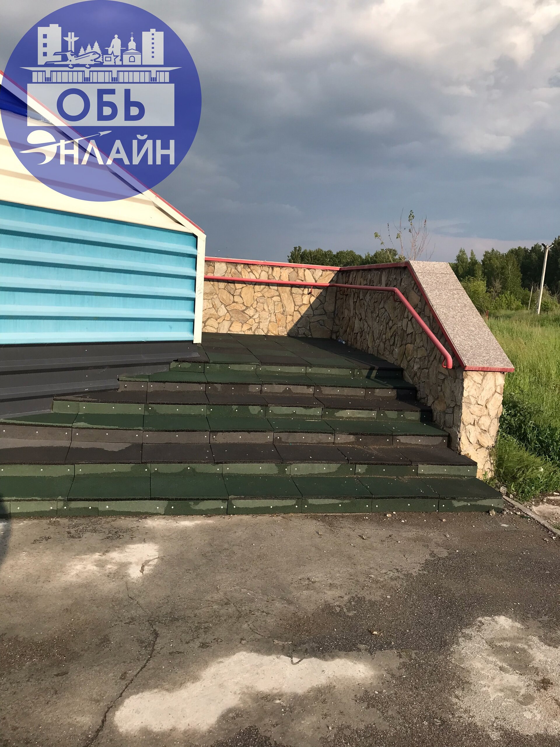 ↗ Прошло 7 лет, как обычные жители города Оби сняли ролик «Венеция в городе Оби». И наконец власти начали обращать внимание на данные переходы.
В переходах чисто | Сетка — социальная сеть от hh.ru