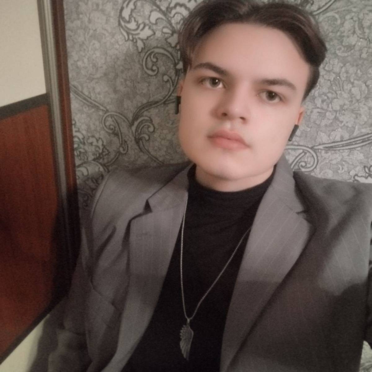 Артём Попов