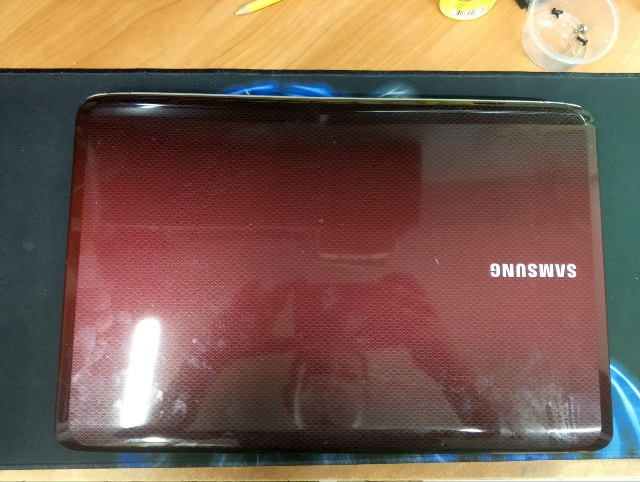 Вдохнул немного жизненных сил и бодрости в Samsung R530.
Вот такой старечек попал ко мне на модернизацию. На борту проц Celeron, 3Гб оперативной памяти, HDD 250 Гб и Windows 7 | Сетка — социальная сеть от hh.ru