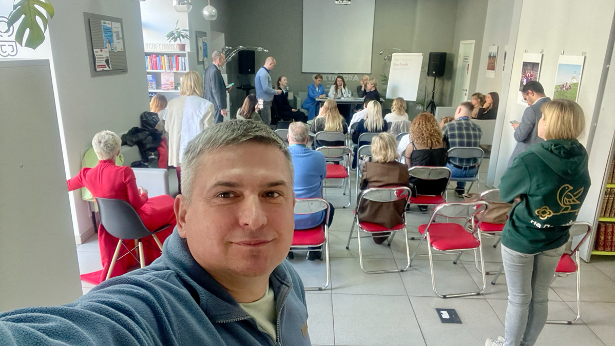 Всем хорошего дня!
Тренинги и обучение риэлторов, отделов продаж застройщиков | Сетка — социальная сеть от hh.ru