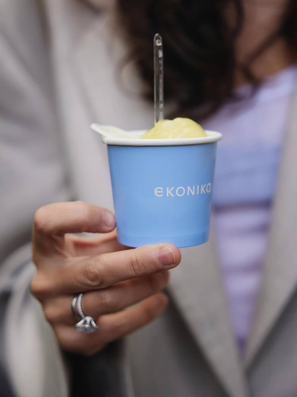 🍨Получить бесплатное мороженое
В ресторане №13весь июнь бесплатно получай лимонный сорбет с белым шоколадом | Сетка — социальная сеть от hh.ru