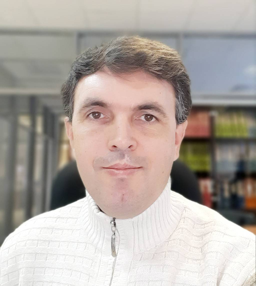 Артем Колесников