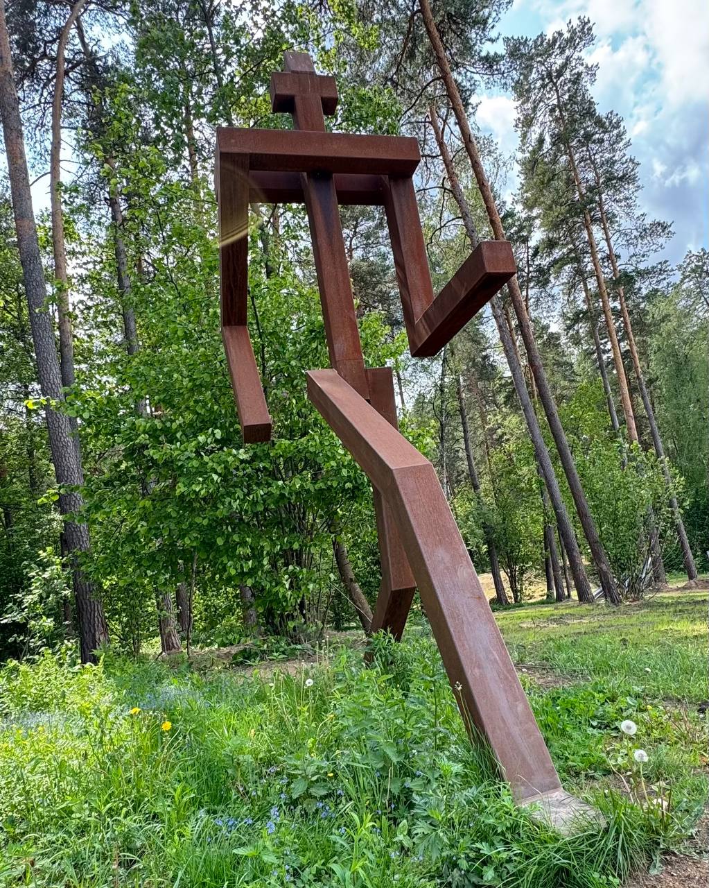 Искусство вежливых объявлений
В Парке Малевича обнаружены не только интересные объекты современного искусства, но и отличная тональность объявлений | Сетка — социальная сеть от hh.ru