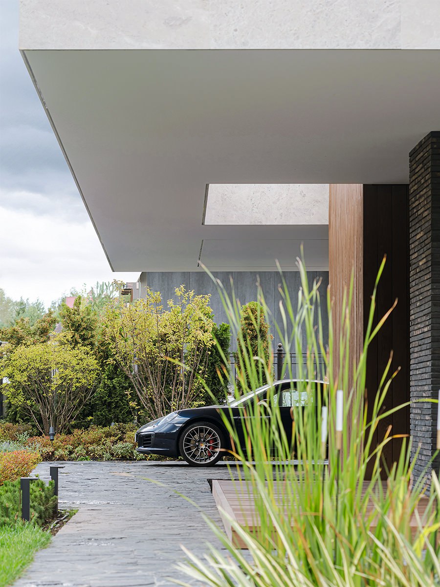 У архитектора Александры Федоровой очень узнаваемый стиль: в портфолио преимущественно роскошные модернистские виллы | Сетка — социальная сеть от hh.ru