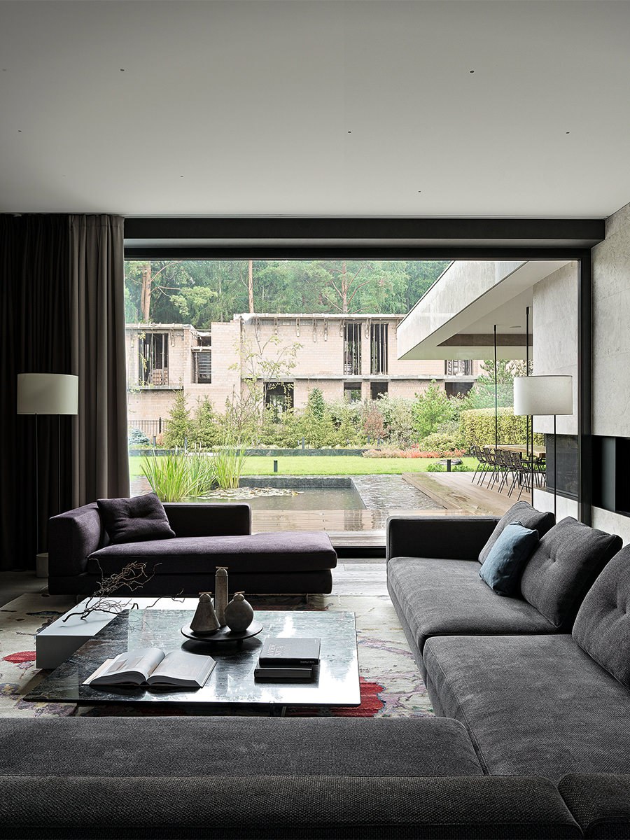 У архитектора Александры Федоровой очень узнаваемый стиль: в портфолио преимущественно роскошные модернистские виллы | Сетка — социальная сеть от hh.ru