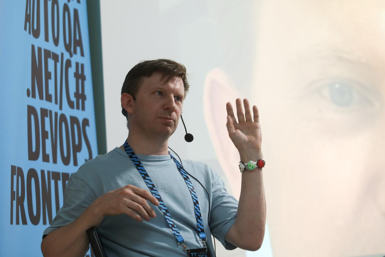 📸 Если вы знаете, когда дизайнеры плачут, почему ИИ не смог заменить всех на заводе и как ГОСТ связан с программированием, значит, вы были на Vladimir Tech Talk #30 | Сетка — социальная сеть от hh.ru