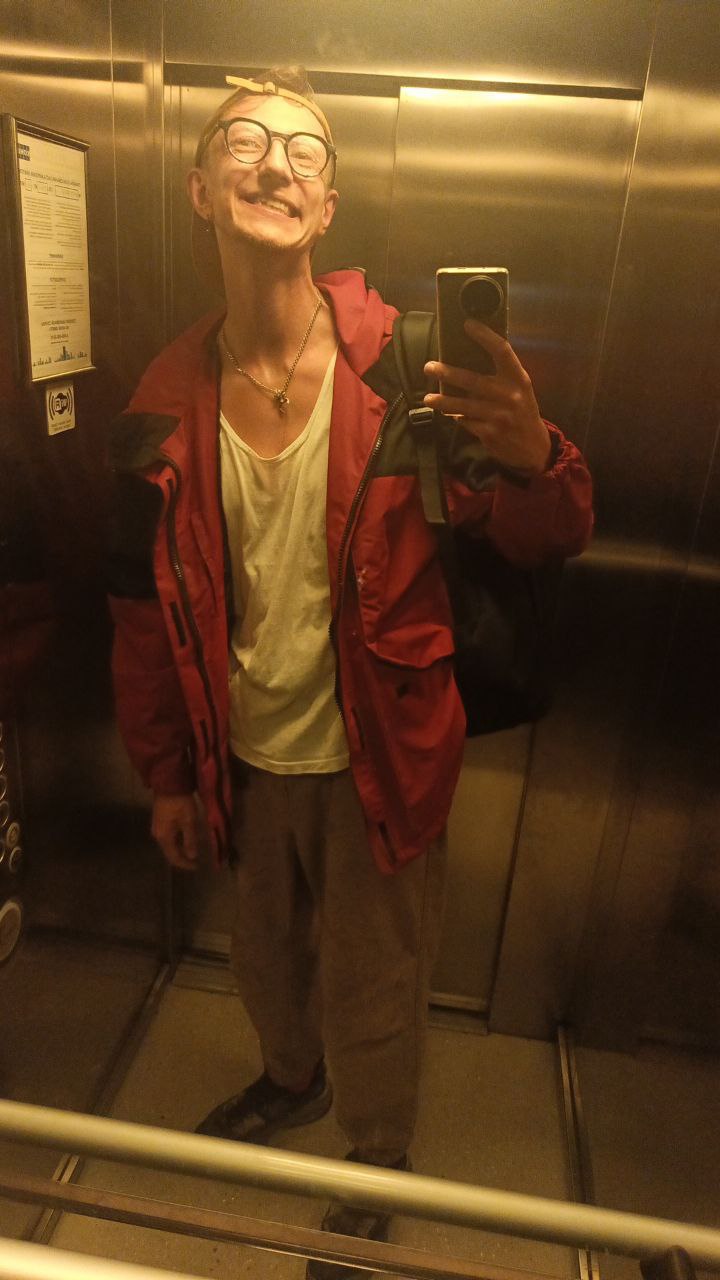 Промок весь нахухрен 😮
Обещают смерчи 🌪️ и режим ковер шмавер блпа все дела. Самое время посидеть дома подрочить поработать 😡 | Сетка — социальная сеть от hh.ru
