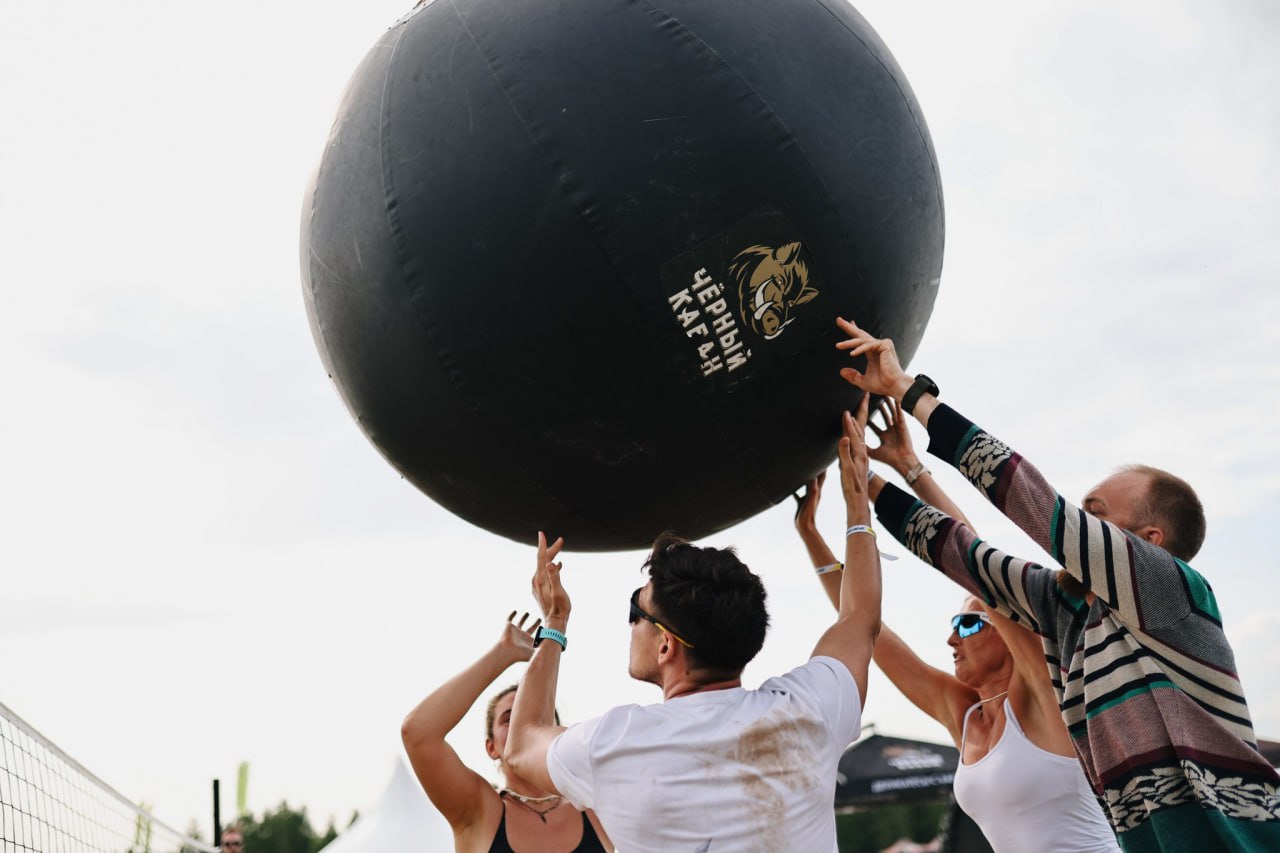 6-8 июля в Калужской области, в парке Никола-Ленивец прошел 8-й outdoor фестиваль Т-Банк Sport-Marafon Fest, который собрал более 10 000 участников и гостей | Сетка — социальная сеть от hh.ru